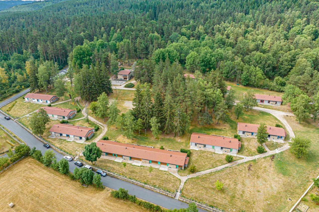 Village De Gites De La Foret De Ganigal Le Malzieu-Ville Екстер'єр фото